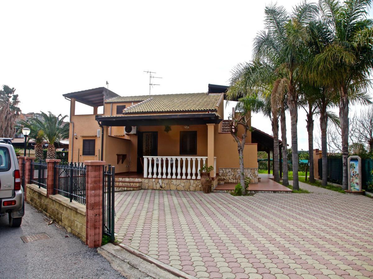 Villa Torre Roccella 坎波菲利斯·迪·罗切 外观 照片